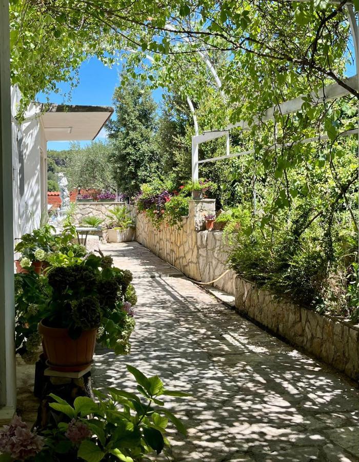 Apartman Gorana With Swimming Pool Елса Экстерьер фото